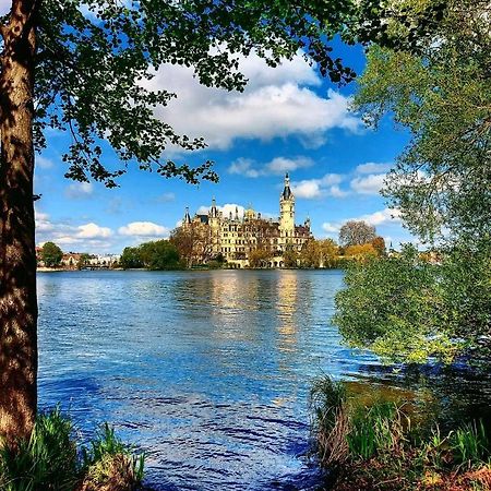 Modernes Wohnen Am See Schwerin  Esterno foto